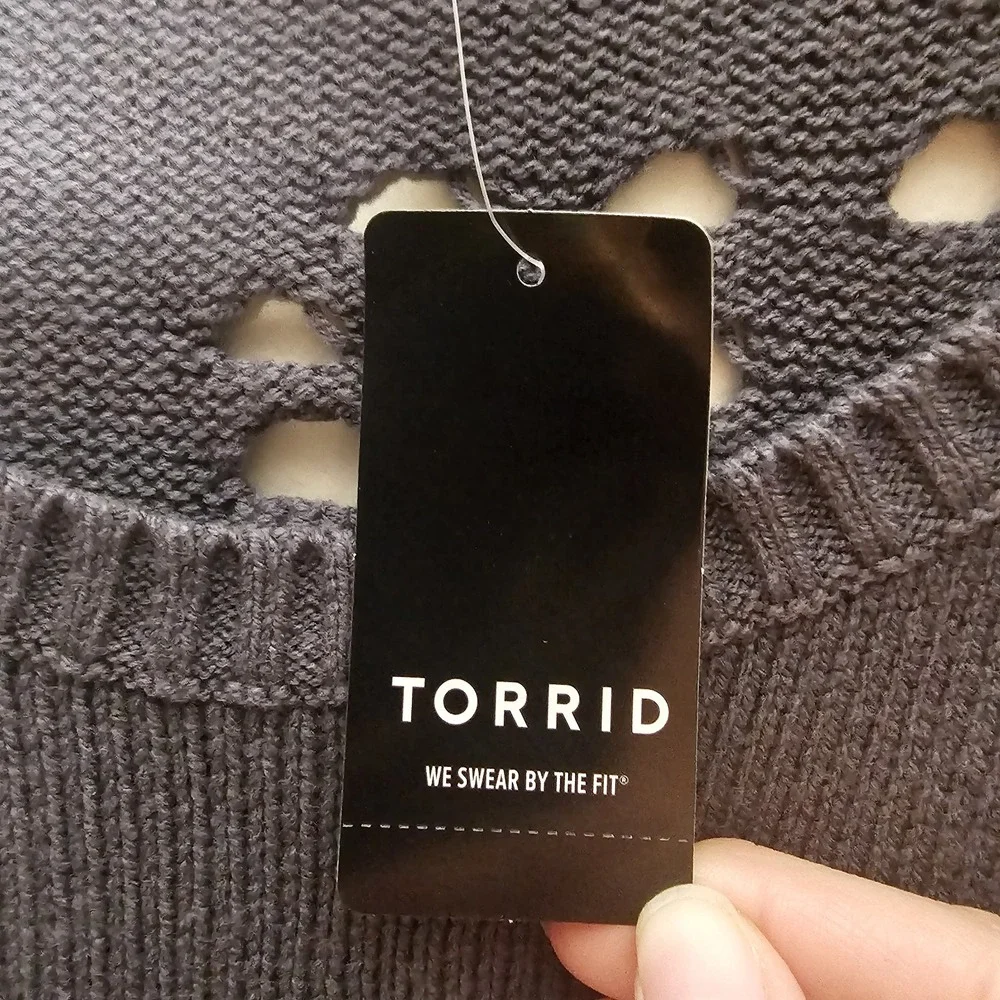 Torrid Women 1X Gray Sweater Zipper Detail Edgy Dark Academia Broken-in Knit Top